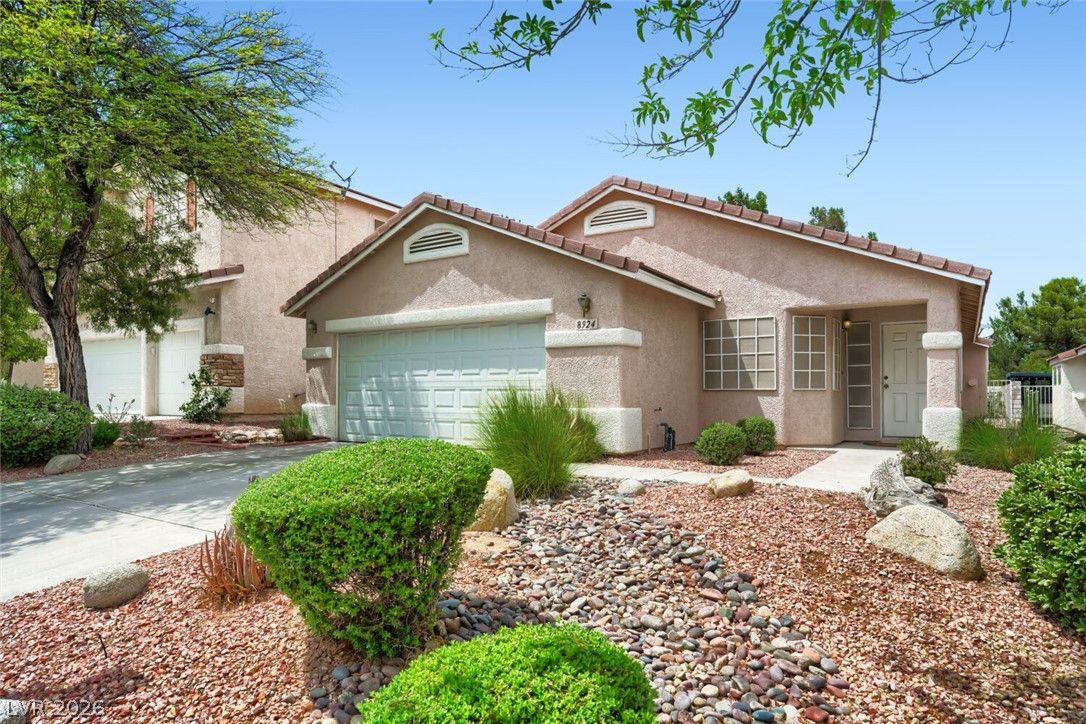 8924 Spinning Wheel Avenue — photo 3 of 29