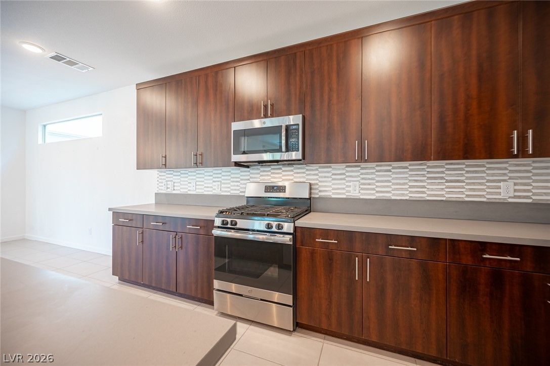 524 Grand Cascade Place — photo 4
