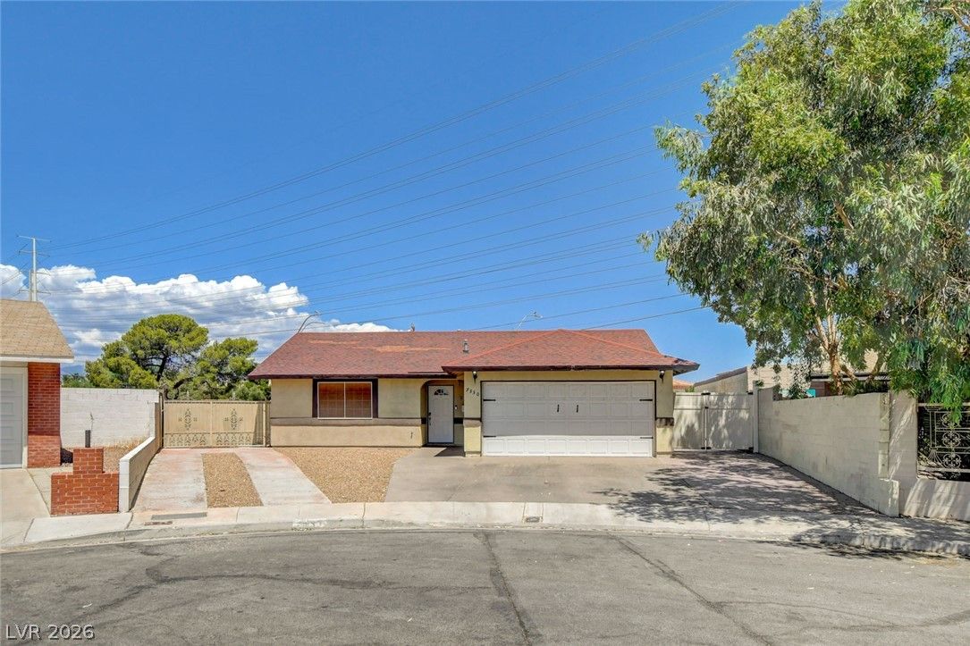 7330 Clearwater Circle — photo 1