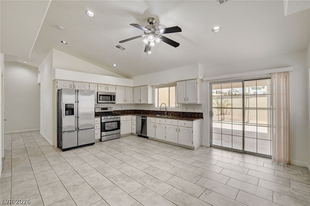 7330 Clearwater Circle — photo 3