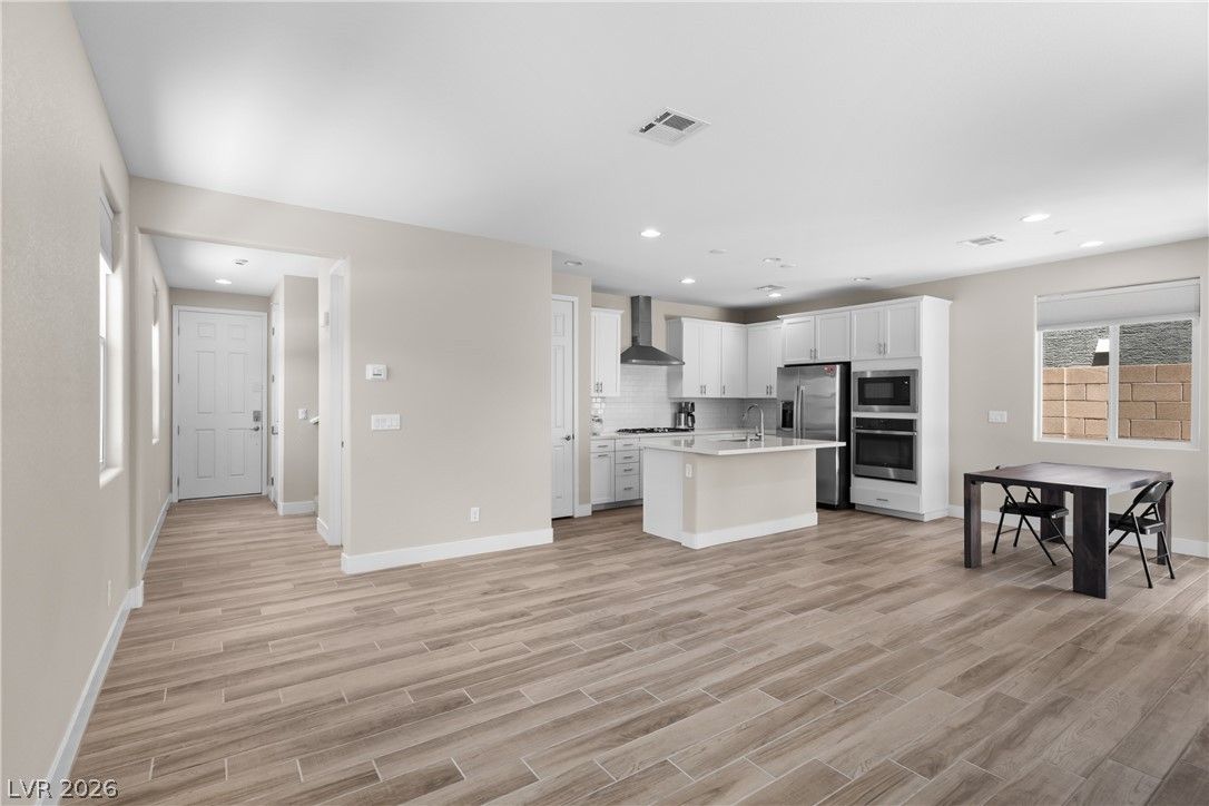 1049 Williamtown Avenue — photo 3 of 38