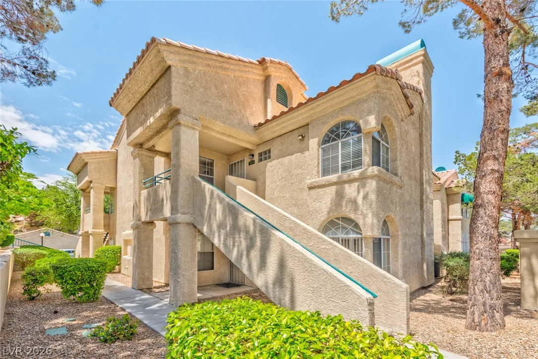 2251 Wigwam Parkway 323 — photo 4