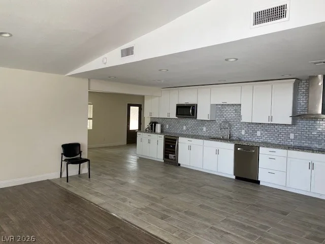 2047 Westwind Road — photo 4