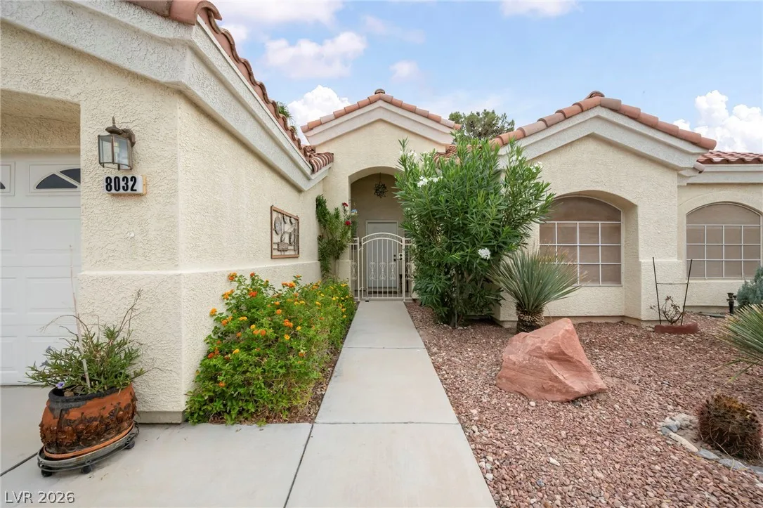 8032 Divernon Avenue — photo 3