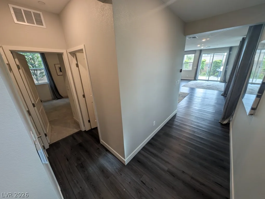 10795 Gentle Crest Avenue — photo 2