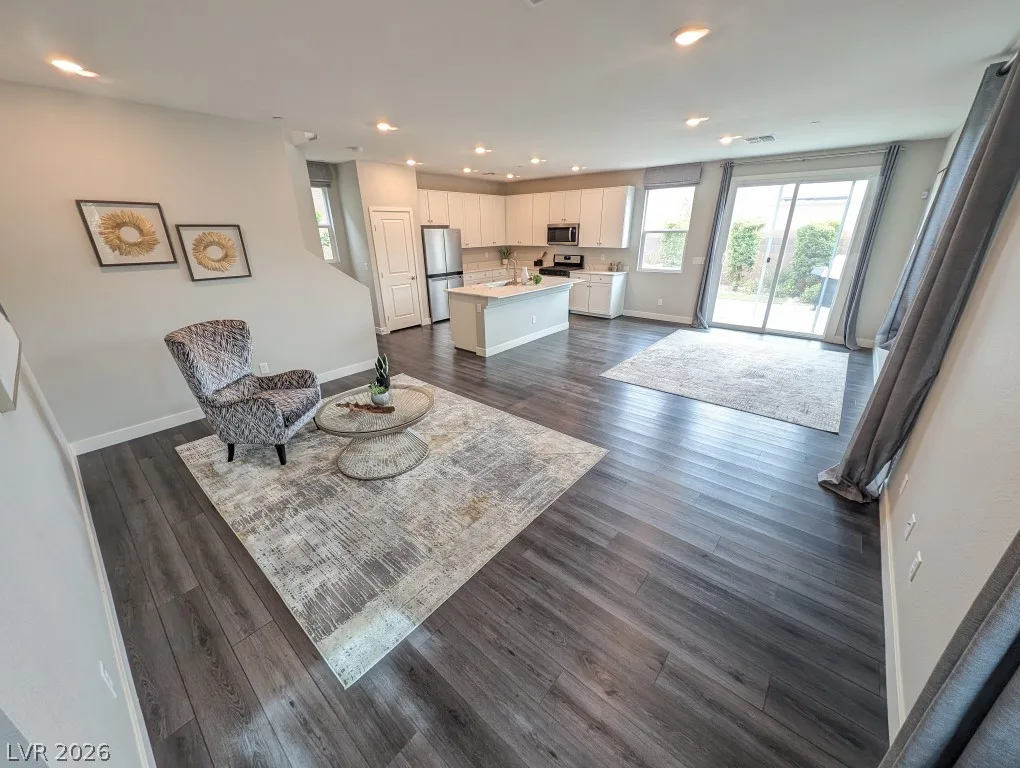 10795 Gentle Crest Avenue — photo 3