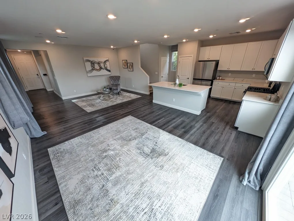 10795 Gentle Crest Avenue — photo 4