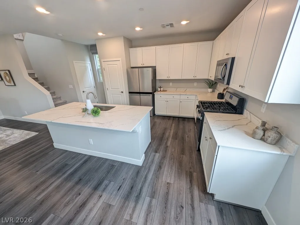 10795 Gentle Crest Avenue — photo 5