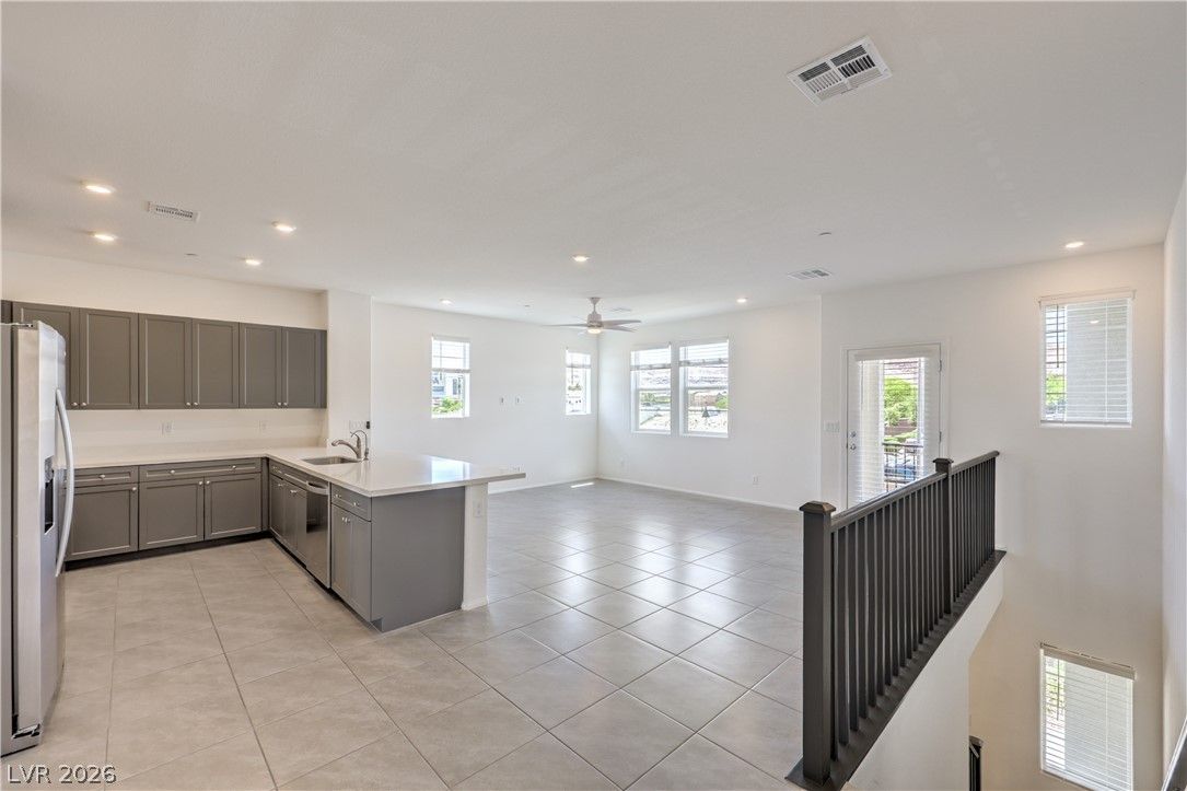 6197 Garden Crest Street — photo 5 of 27