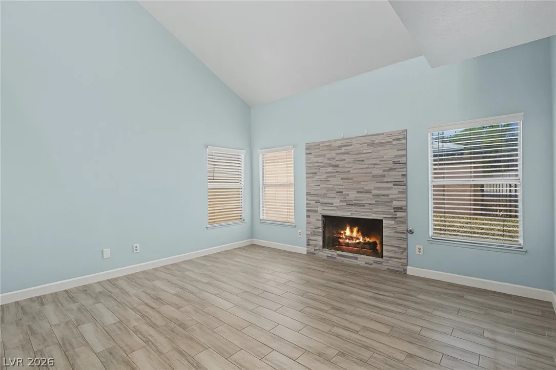 4071 Grasmere Avenue — photo 3 of 32