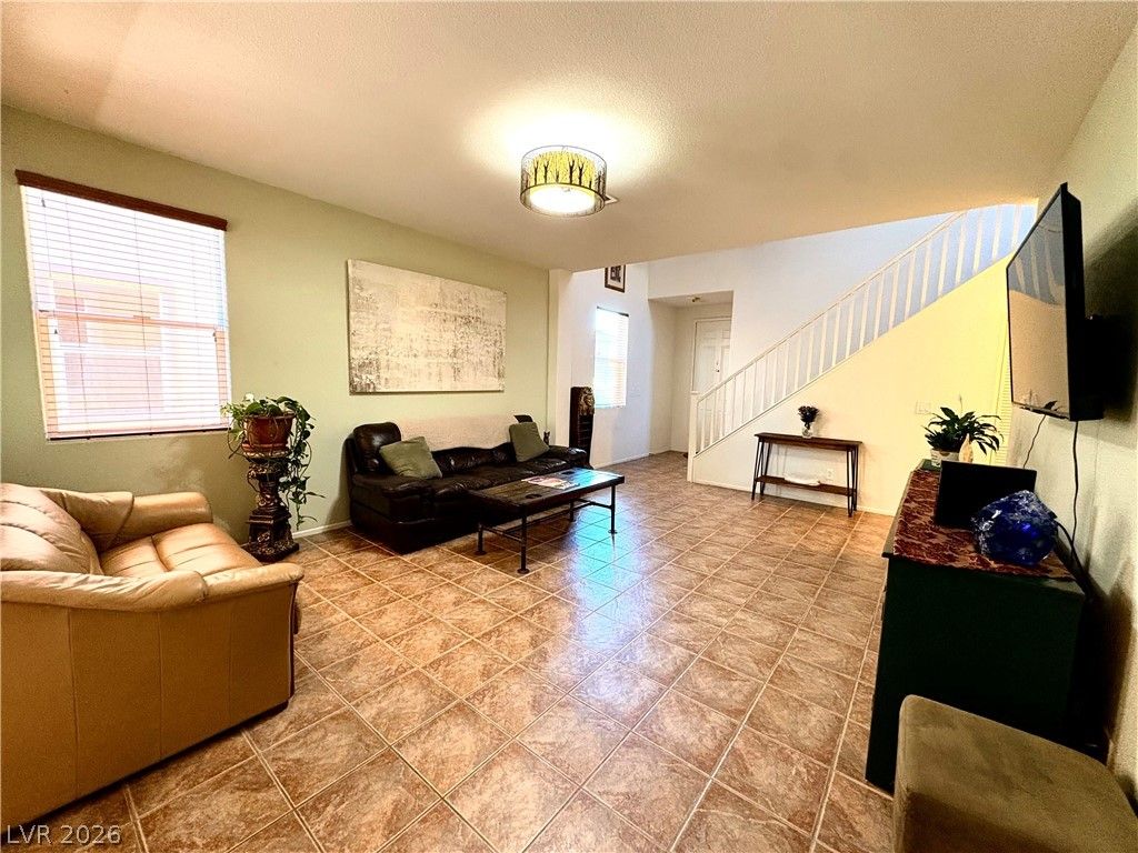 841 Purdy Lodge Street — photo 5