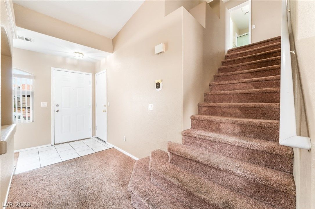 8725 Autumn Valley Avenue — photo 3