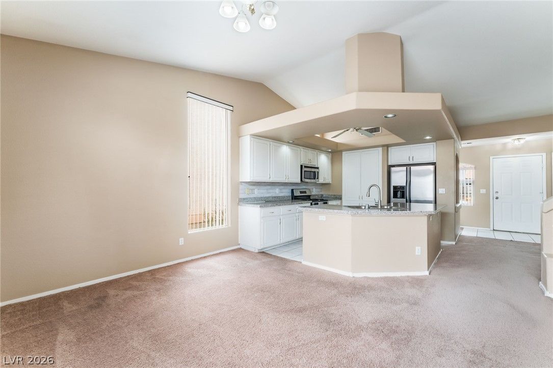 8725 Autumn Valley Avenue — photo 4