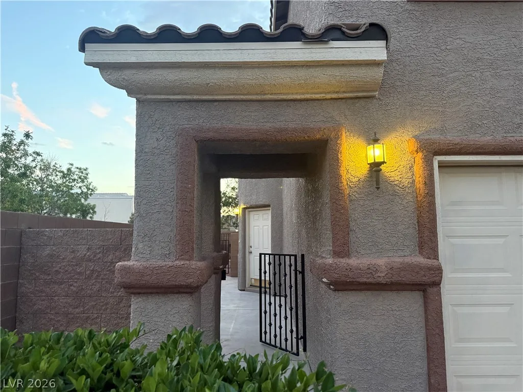 8973 Quintessa Cove Street — photo 4 of 33