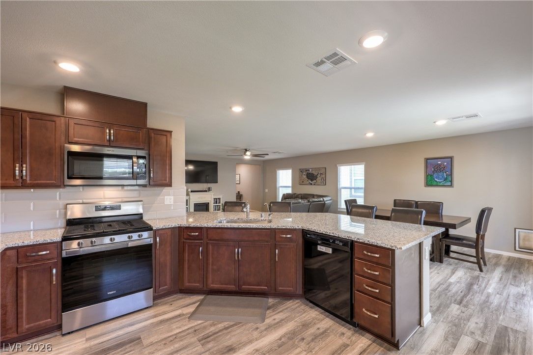 1219 Indigo Bluff Avenue — photo 2