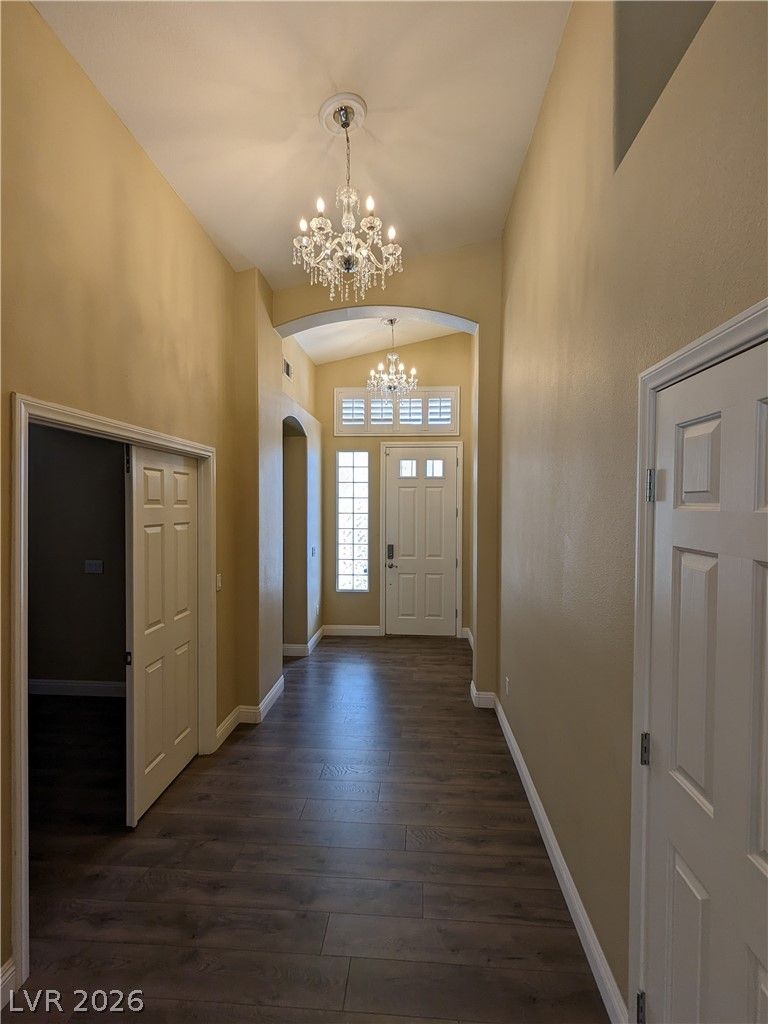 300 Tayman Park Avenue — photo 4 of 33