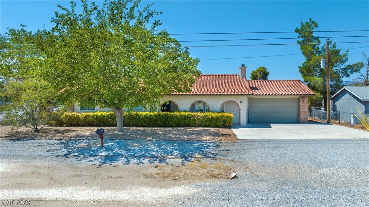 881 East Calvada Boulevard — photo 1
