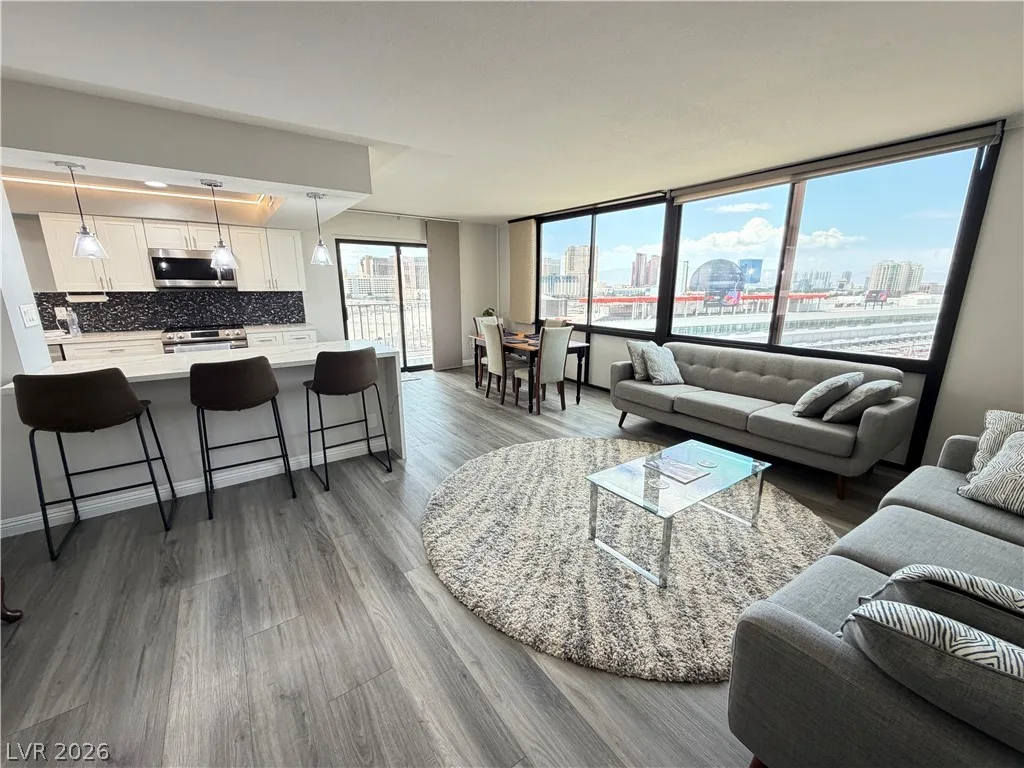 205 East Harmon Avenue 1010 — photo 2