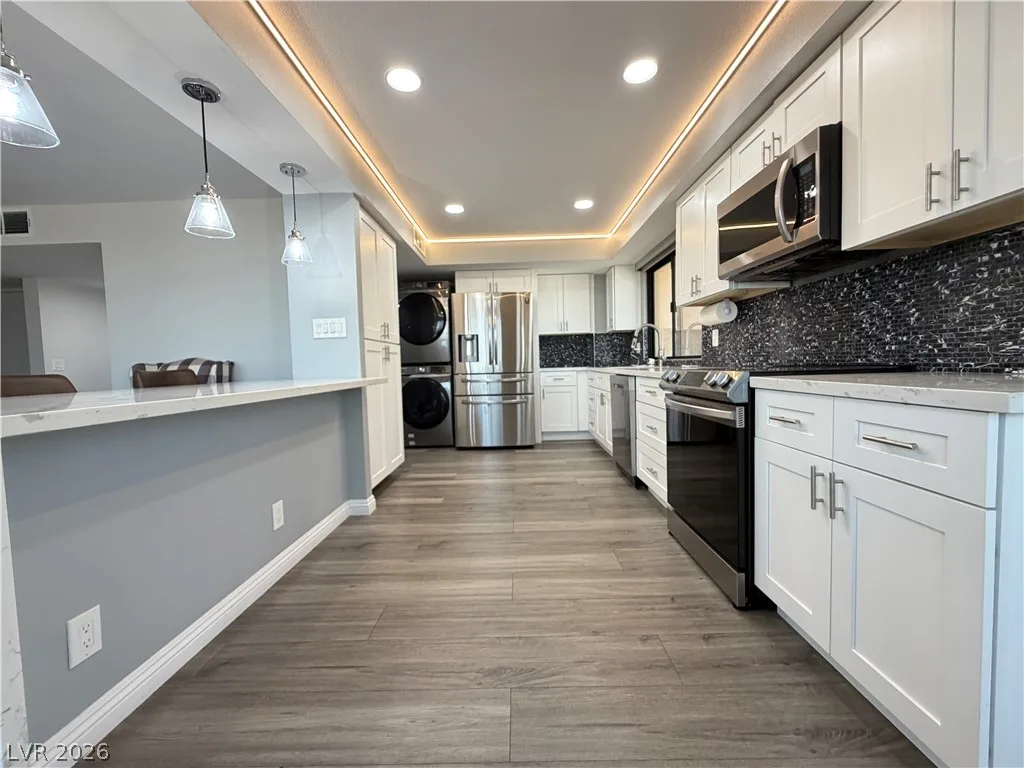 205 East Harmon Avenue 1010 — photo 4