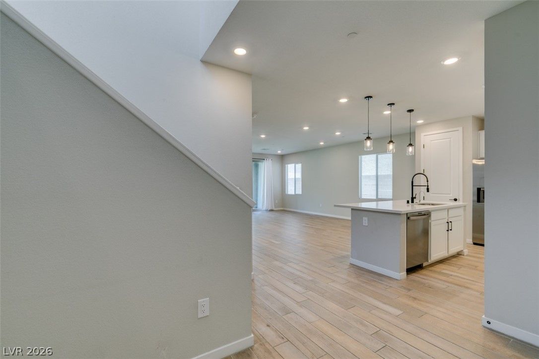 109 Medianoche Street — photo 4