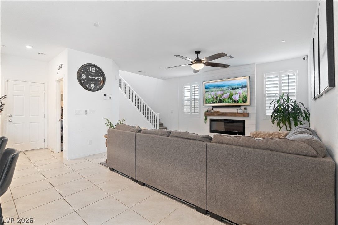 10925 Oregano Avenue — photo 3 of 28