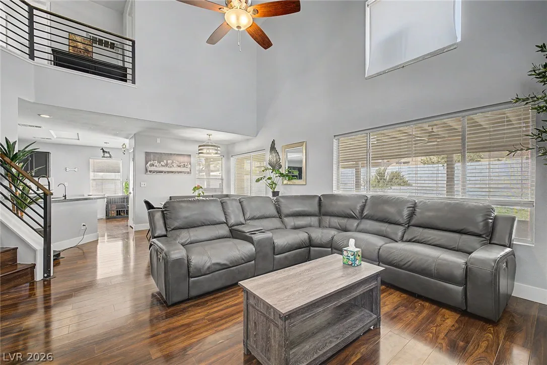 977 Cedar Pines Street — photo 2