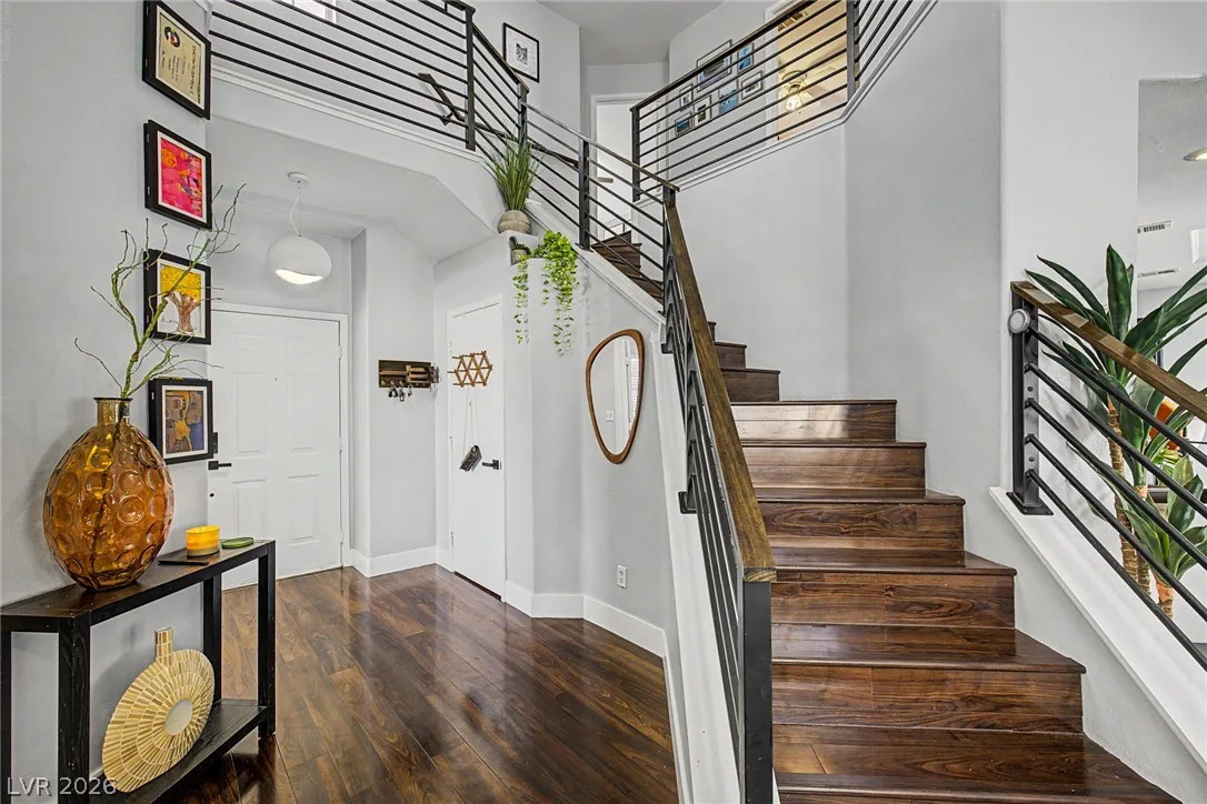 977 Cedar Pines Street — photo 3