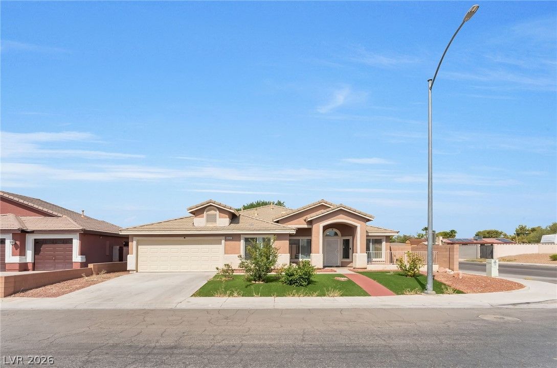4537 Colonial Canyon Street — photo 3