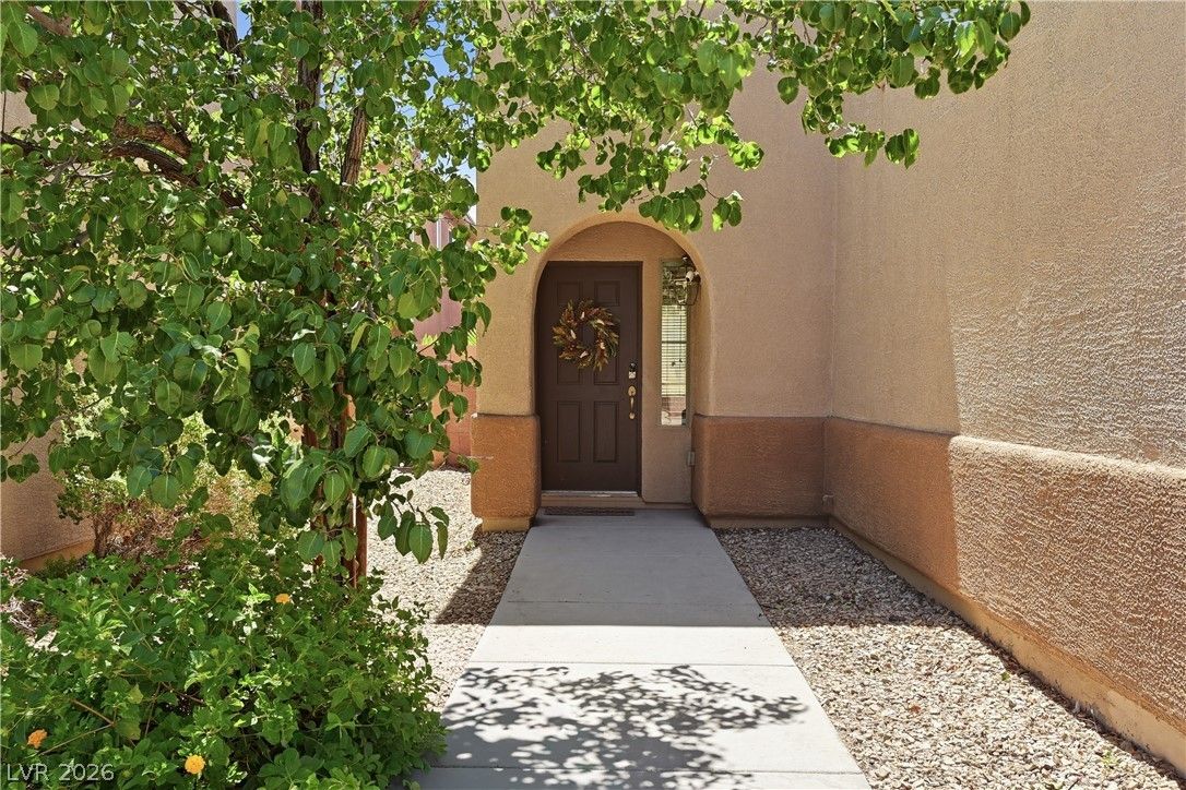667 Calamus Palm Place — photo 4