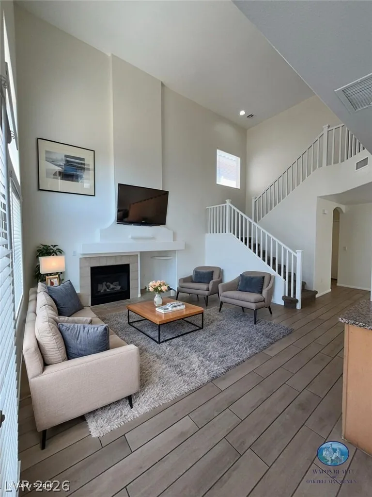 9237 HARBOR STREAM Avenue — photo 2