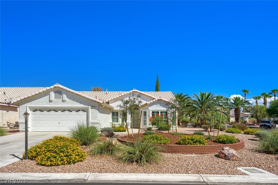 5421 Desert Paradise Drive — photo 2