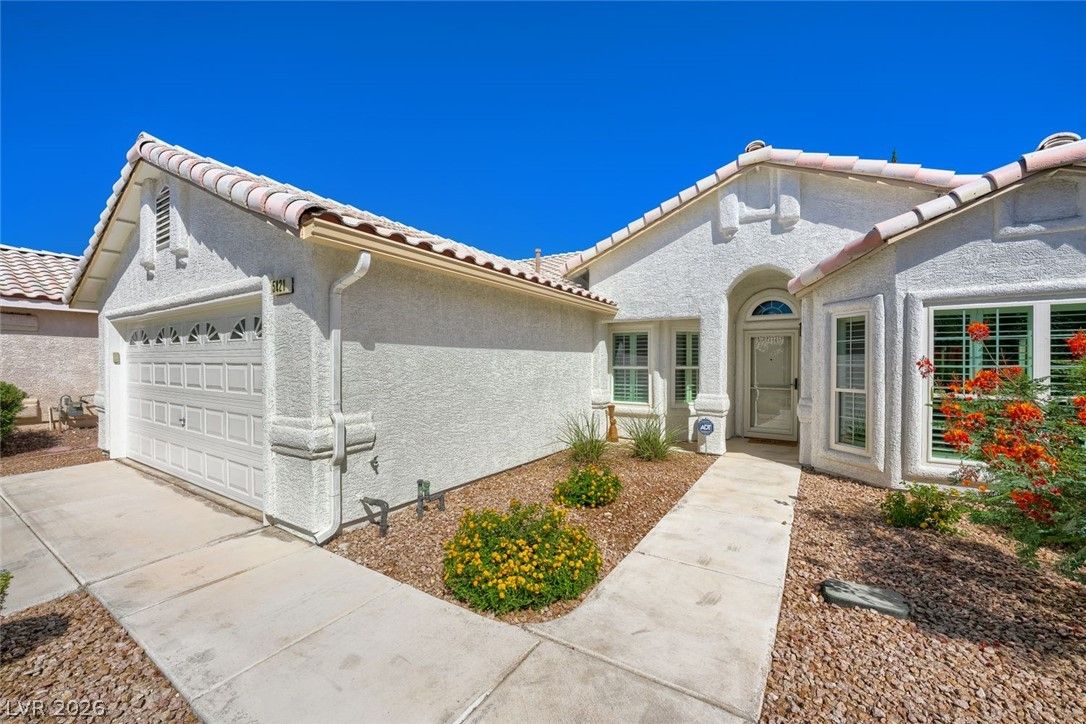 5421 Desert Paradise Drive — photo 4