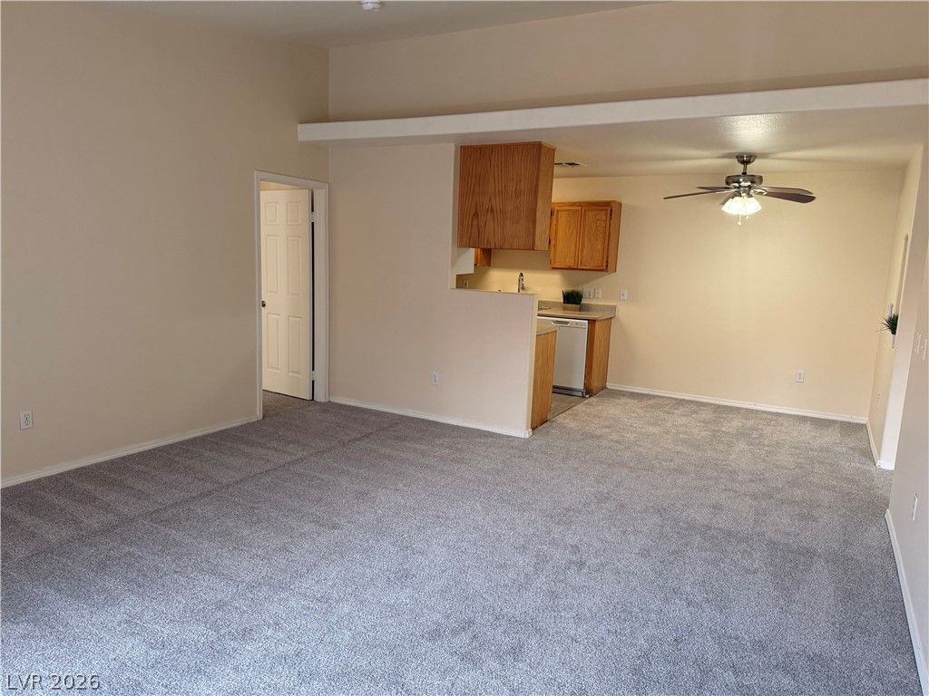 4730 East Craig Road 2029 — photo 4 of 31