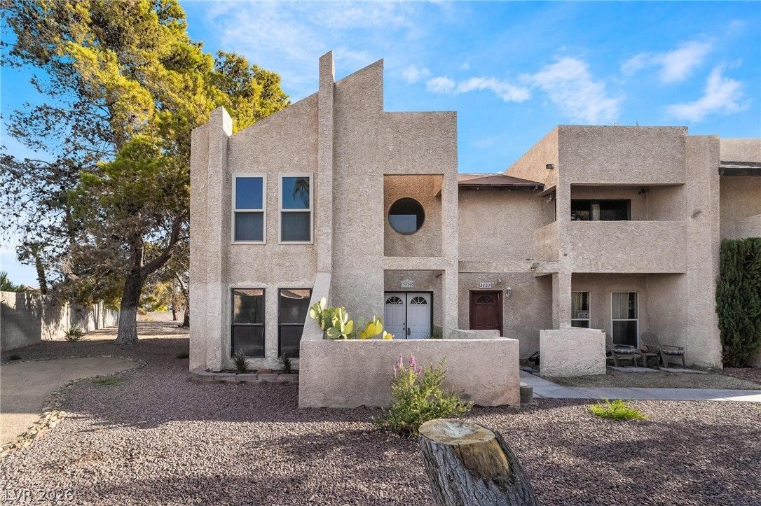 3929 South Torrey Pines Drive — photo 2