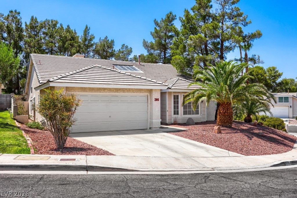205 Glacier Drive — photo 2