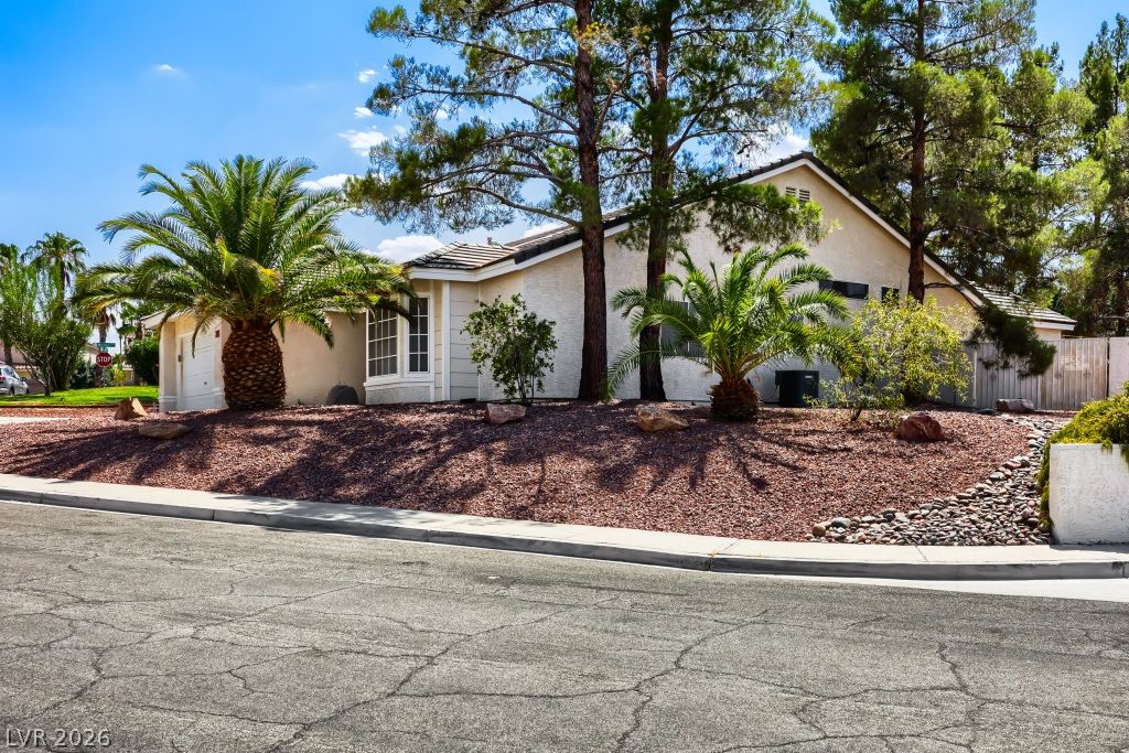 205 Glacier Drive — photo 4