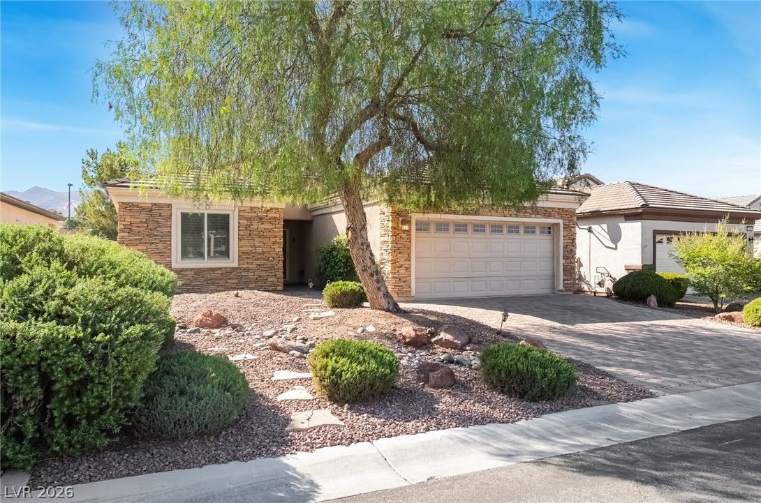 2455 Moonlight Valley Avenue — photo 3 of 35