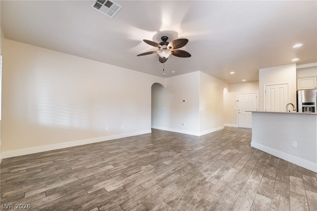2455 Moonlight Valley Avenue — photo 4 of 35