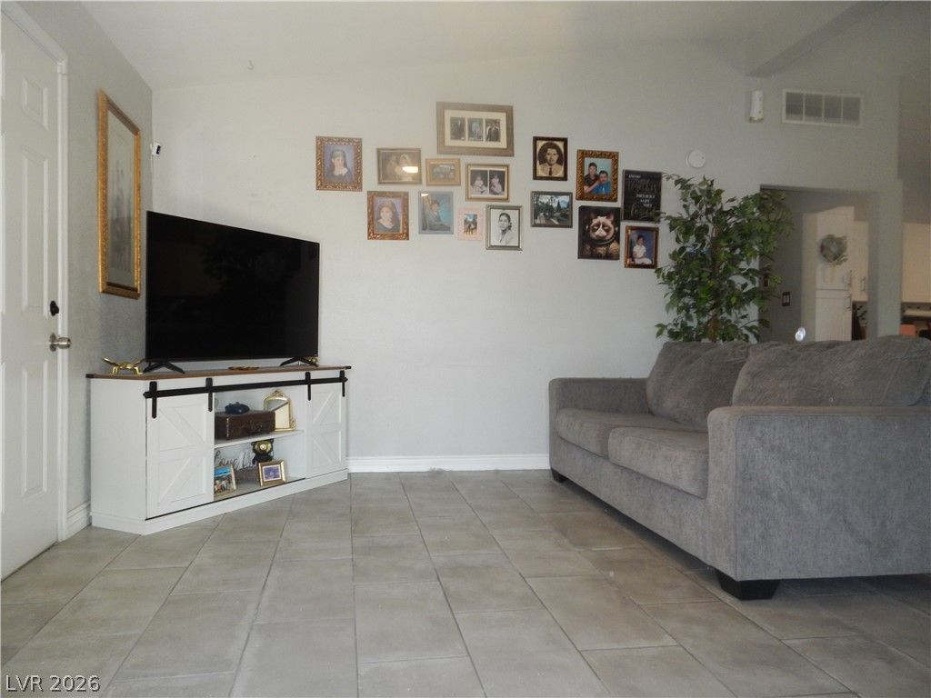 1717 East Mesquite Avenue — photo 4