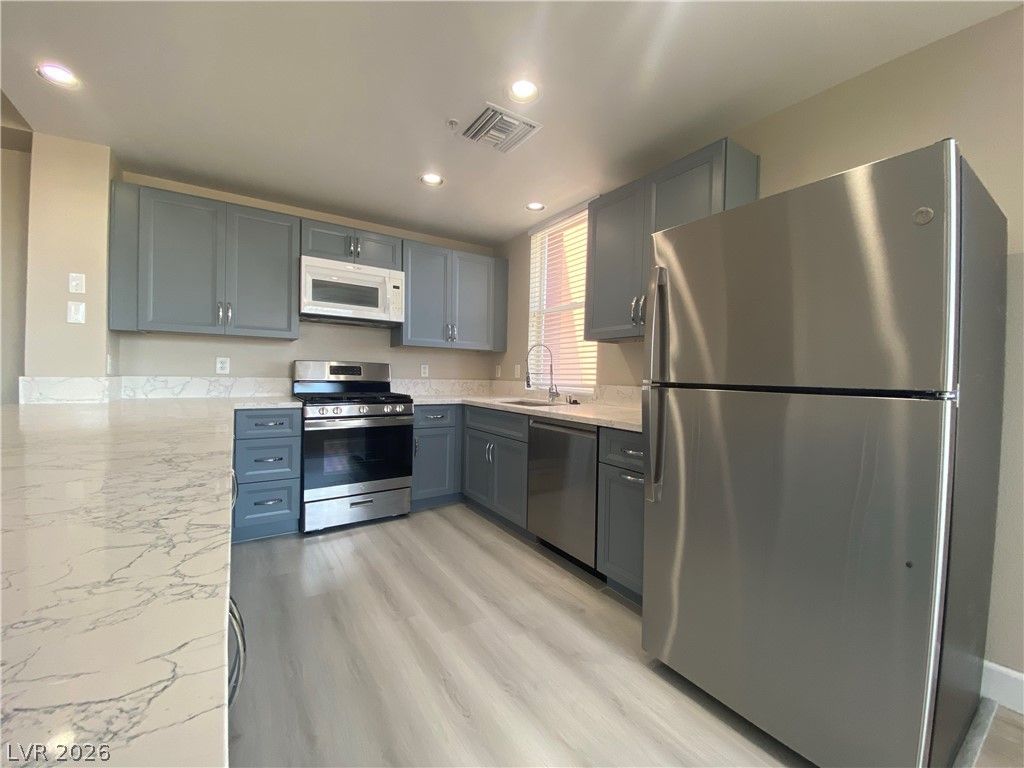 79 East Agate Avenue 207 — photo 2