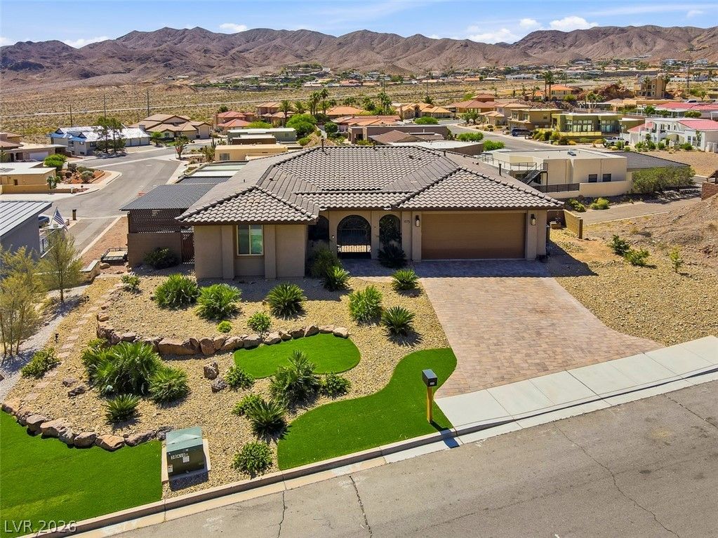 975 Keys Drive — photo 2 of 31