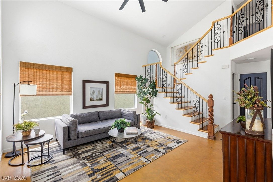 8233 Hydra Lane — photo 4