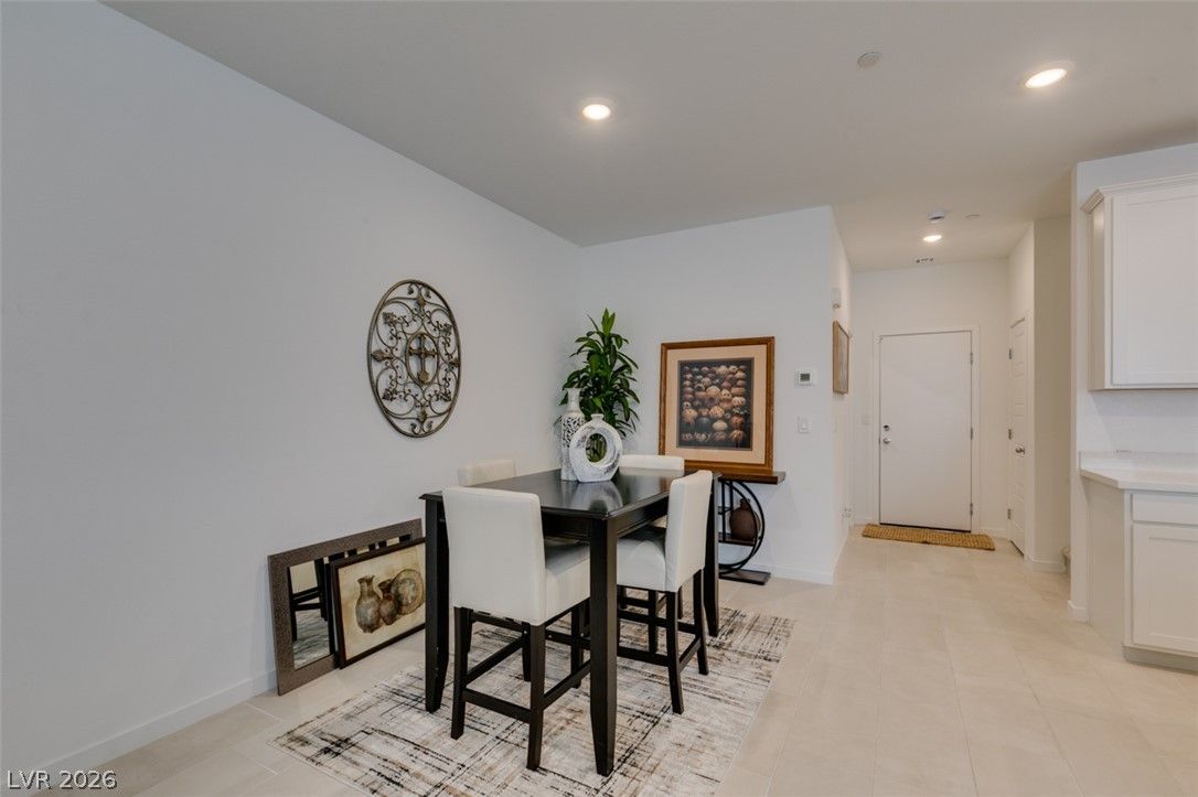 1535 Maria Crossing Avenue — photo 4 of 31