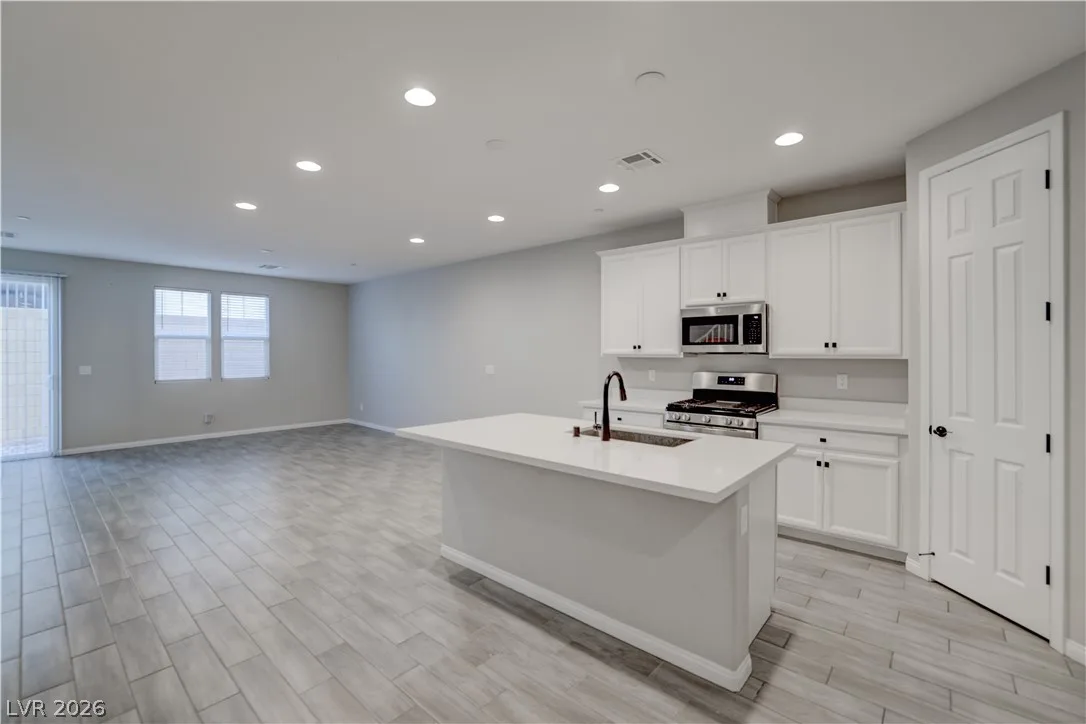 708 Monroe Hill Place — photo 2