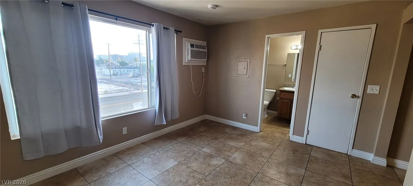 305 North 10th Street 31 — photo 3 of 8