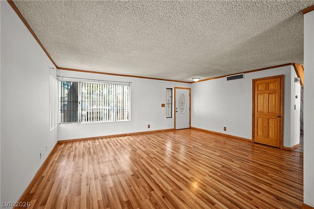 7100 Mountain Moss Drive — photo 3