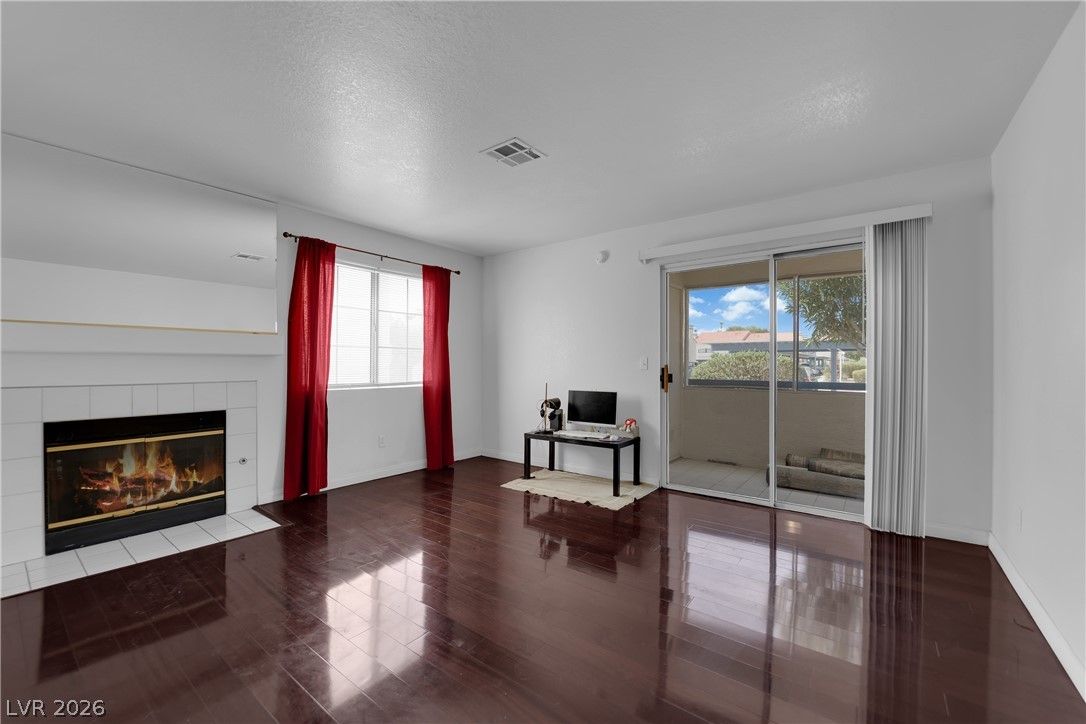 2725 South Nellis Boulevard 1181 — photo 4 of 27