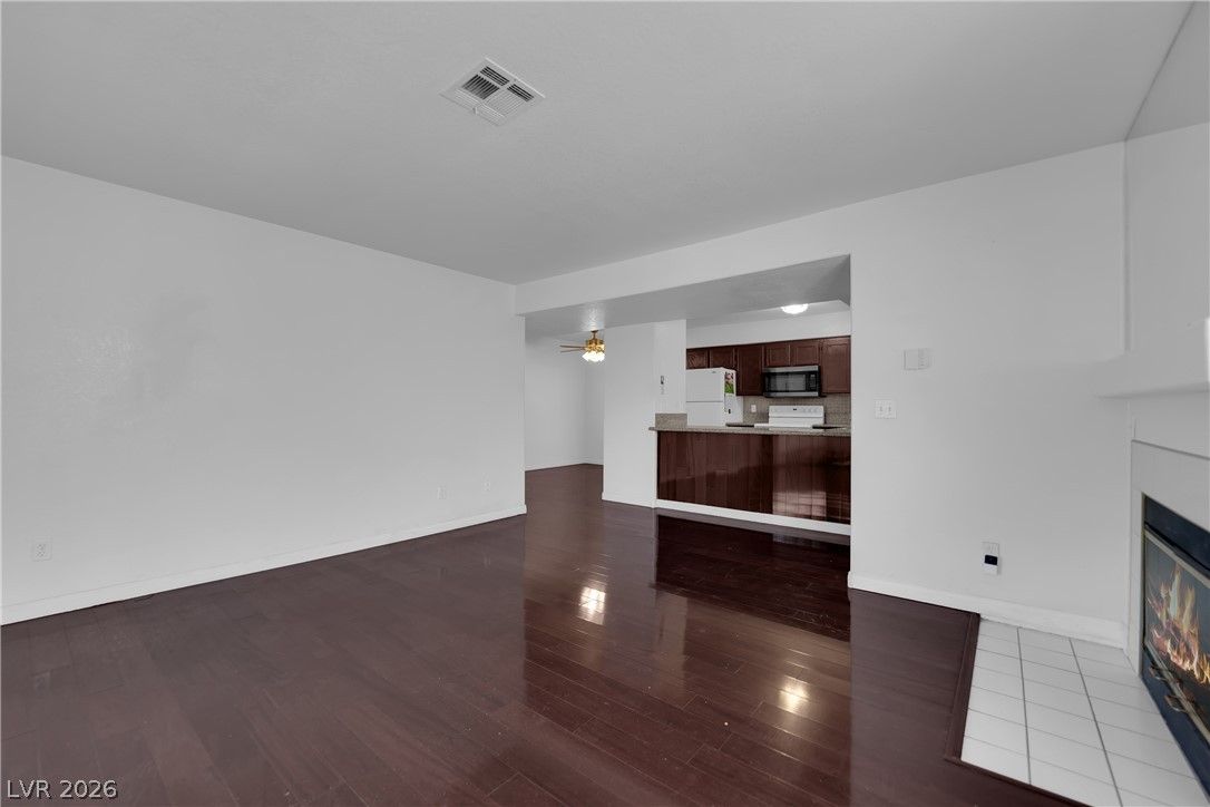 2725 South Nellis Boulevard 1181 — photo 5 of 27