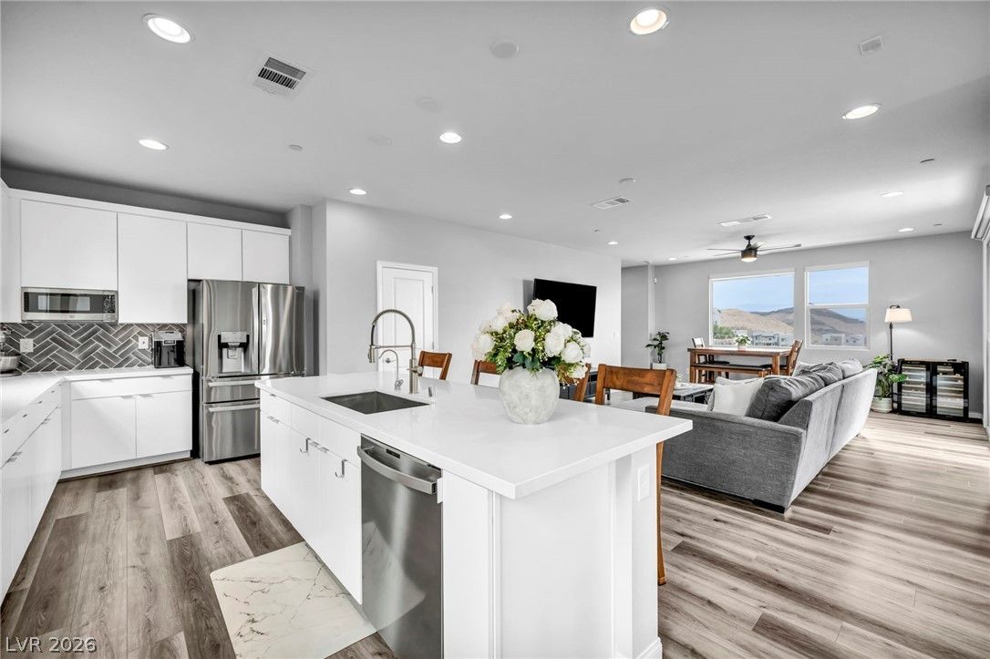 11573 Hawking Avenue — photo 5