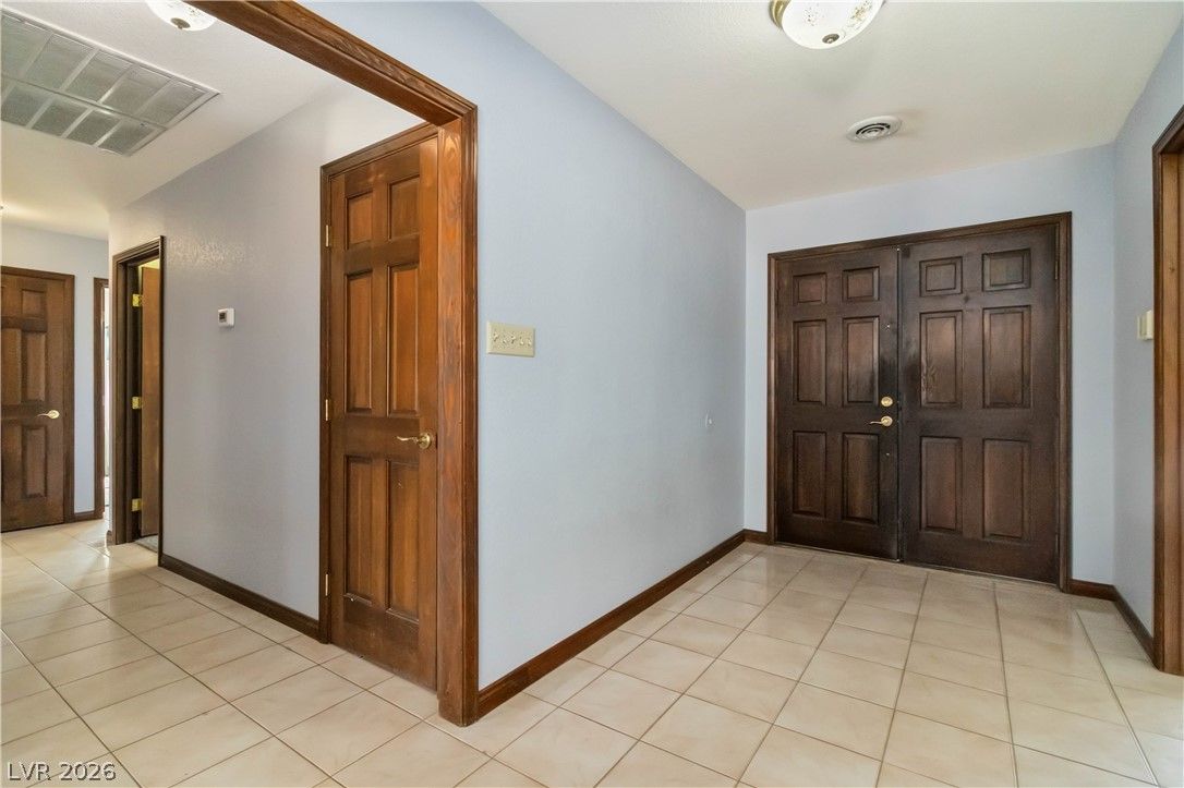 1727 Cherokee Lane — photo 4